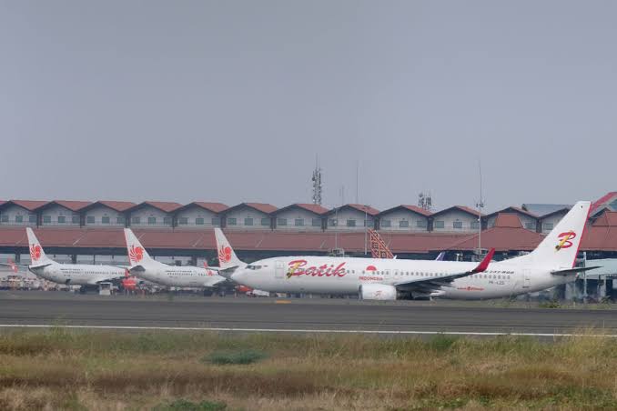 Penerbangan Padang–Jakarta dilayani setiap hari dari Bandara Internasional Minangkabau (foto/int)